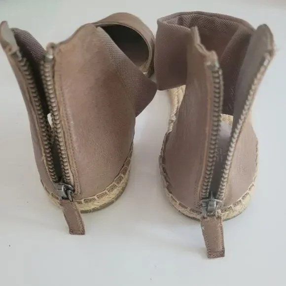 Eileen Fisher Coy Leather Closed-Toe Espadrille Flat in Beige Pewter, Size 9.5 - Picture 9 of 12